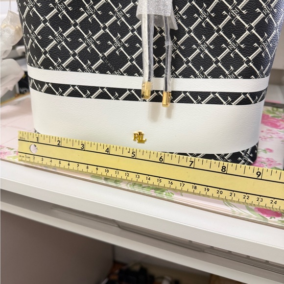 Ralph Lauren Black and White Bucket Bag - Picture 7 of 8